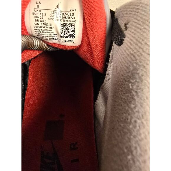 Size 9 - Air Jordan 3 Retro OG 2024 Black Cement Men's Basketball Shoes - Picture 6 of 8